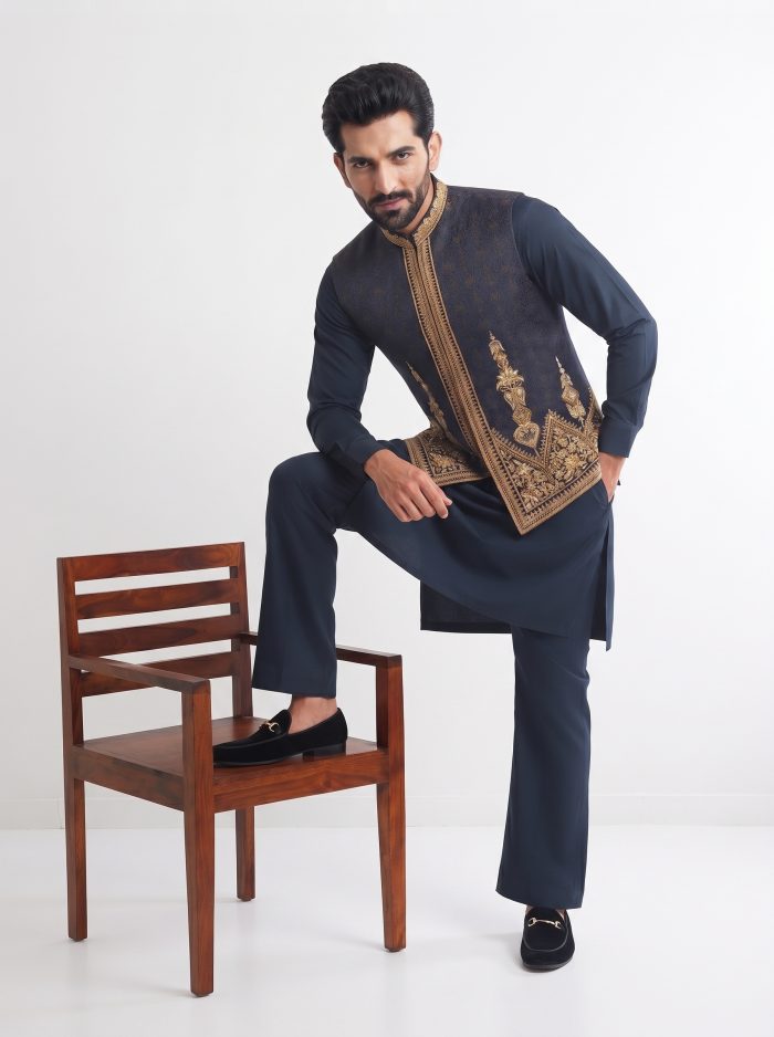 Banarsi Jamawar Handmade Embroidered Waistcoat  Stunning Premium Wedding Collection(W-21) - Image 3